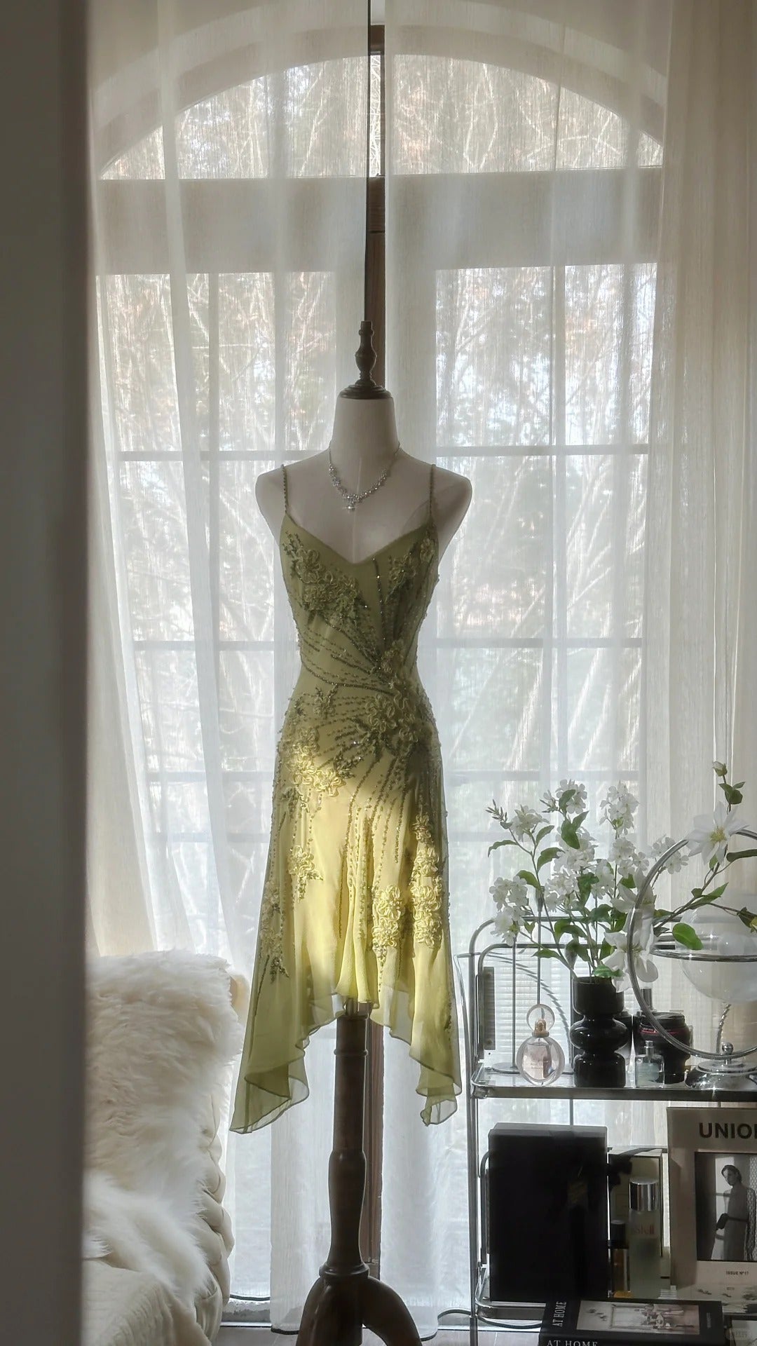 Robe de soirée élégante et romantique verte, à fleurs délicates, avec des appliques et des perles, à bretelles spaghetti, mi-longue/courte, en mousseline de soie, à volants, gh4060