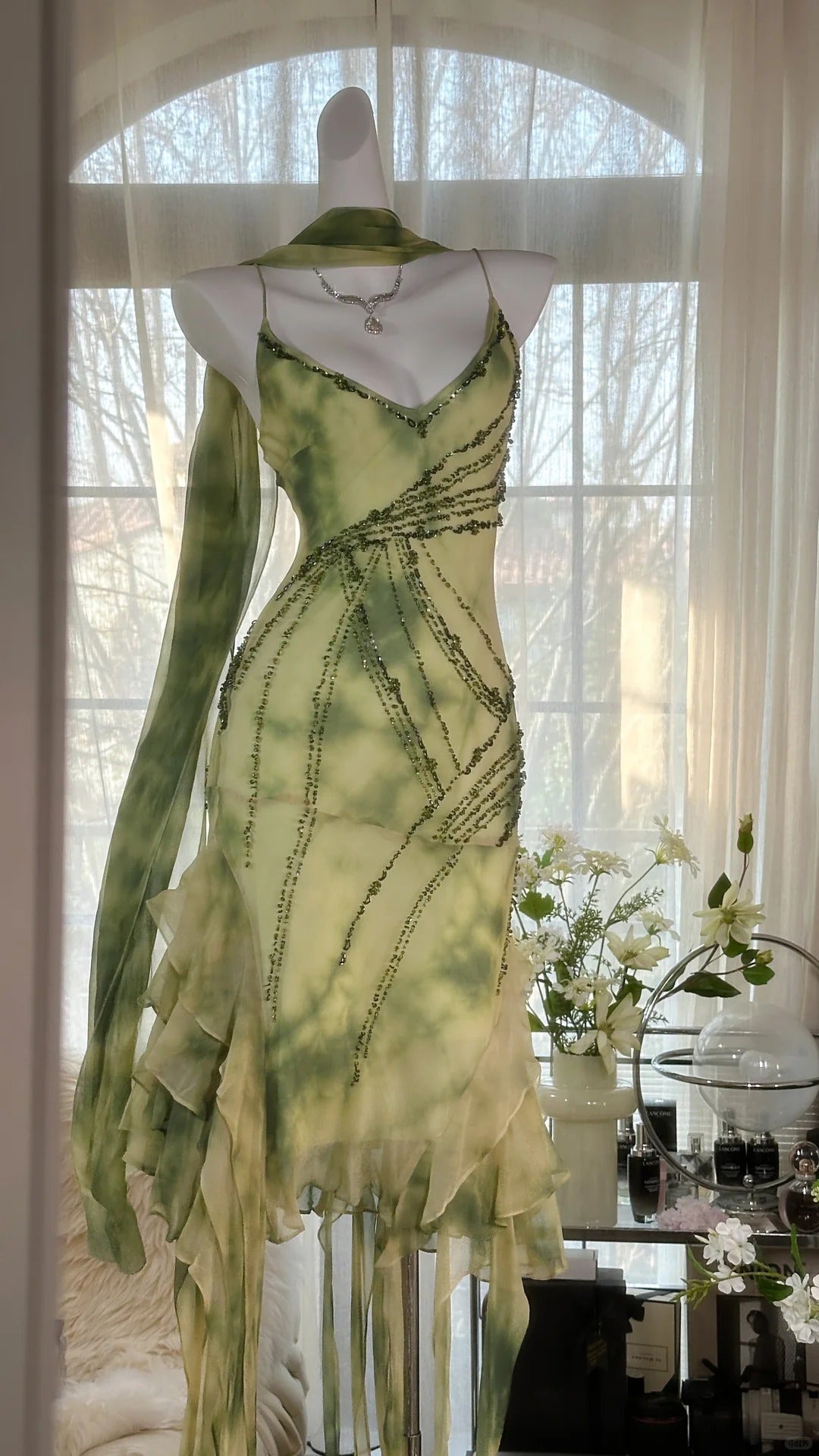 Grünes romantisches elegantes exquisites rückenfreies langes Chiffon-Rüschen-Heimkehrkleid mit Perlenbesatz, Ballkleid, Abendkleid, Geburtstags-, Urlaubs- und Partykleid gh4008