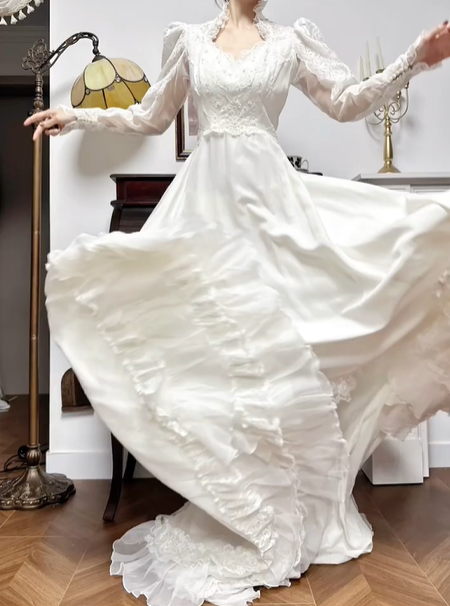 Ivory Vintage Ruffled‑V‑Neck Lace Puff‑Sleeve Diagonal‑Ruffle Long Train Wedding Dress gh8776