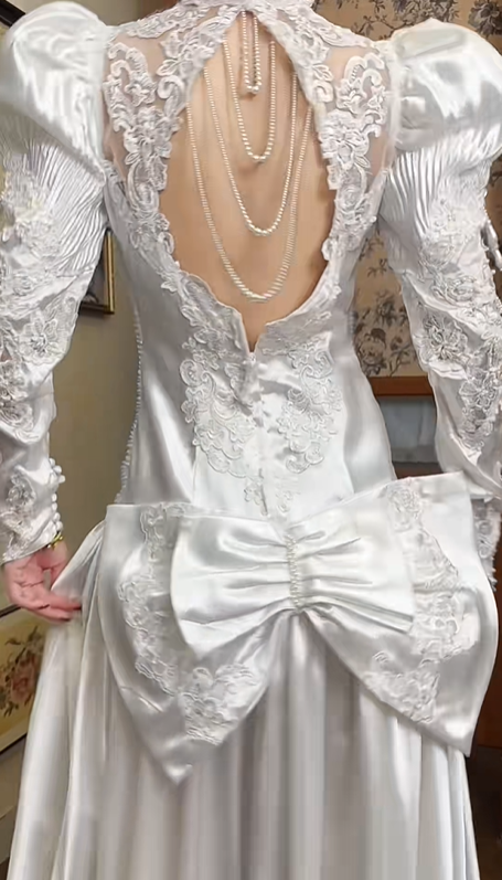 White Vintage Satin Wedding Gown, Lace Petal V‑Stand Collar, Leg‑of‑Mutton Puff Long Sleeves, Boned Bodice With Heavy Lace Appliqués, Flowing Satin Long Train with Scalloped Lace Hem, Prom Dress gh8657