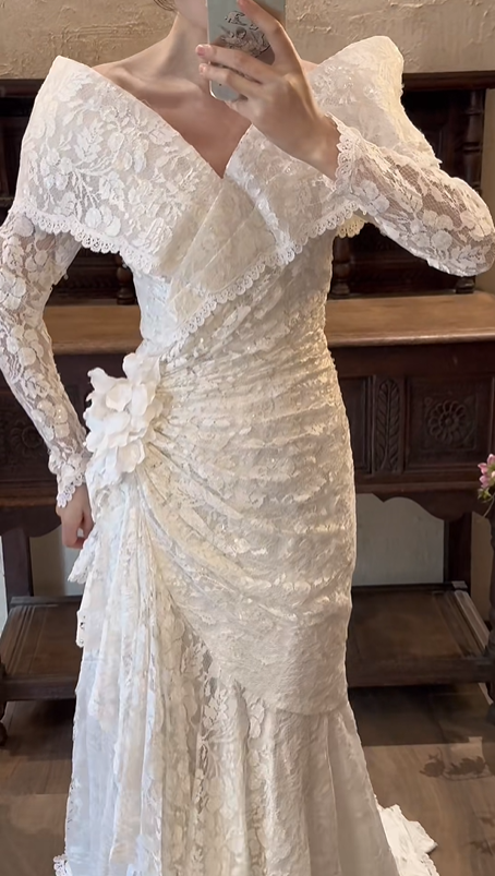White Vintage Lace Mermaid Wedding Gown, Wide Lapel V‑Neck Long Sleeve 3D Floral Applique Slit Bridal Dress gh9067