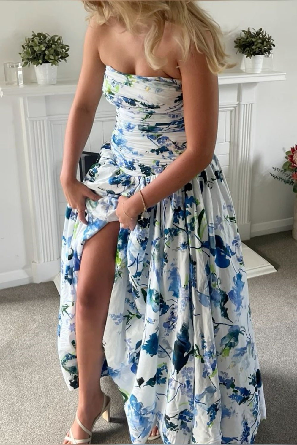 girlhomeshops - Robe de bal longue en satin et mousseline à fleurs bleues et blanches, gh5927