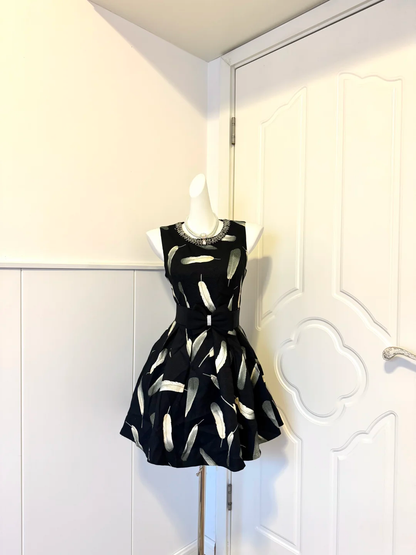 Black Feather Jacquard Homecoming Dress Sleeveless Beaded Neck A-Line Cocktail Party Gown gh9374