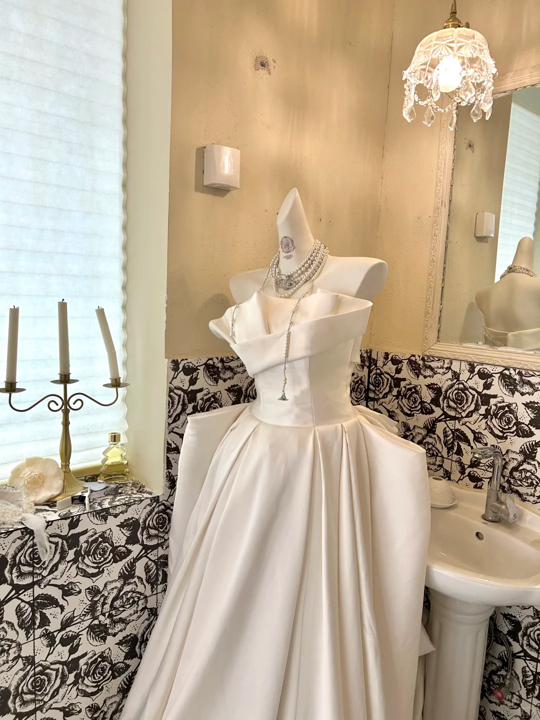 White Satin Strapless Dress with Designed Waist-Cinched Skirt, Luxury Romantic Wedding Gown gh7707