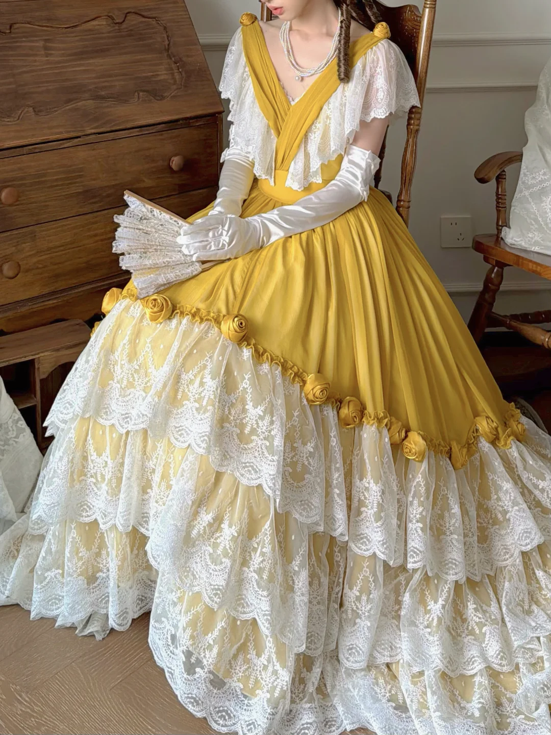 Vintage Yellow V-Neck White Lace Fitted Waist Tiered Cake Skirt Prom & Evening Party Dress gh8495