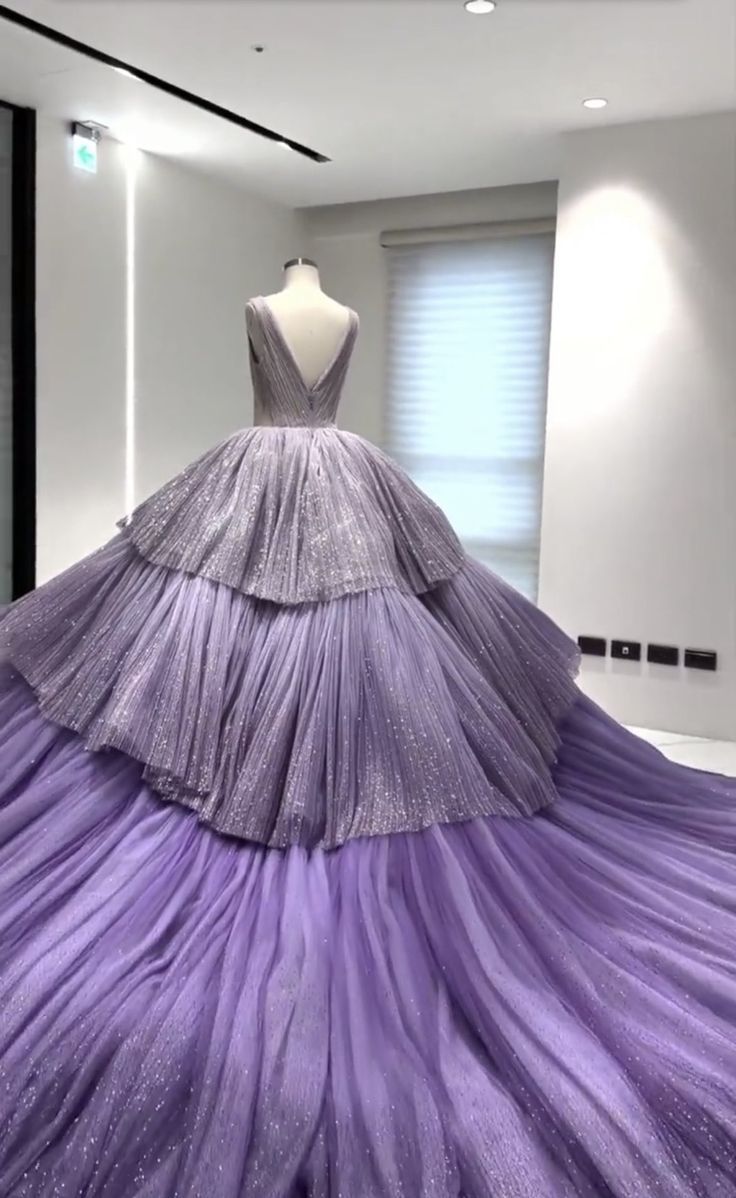 Lila, wunderschön glänzend, elegant, A-Linie, lang, gestuftes Tüll-Ballkleid mit Rüschen, formelles Kleid, Abendkleid, Promi-Kleid, gh3145