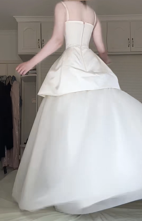 Off‑White Spaghetti Strap Wedding Gown, Sweetheart Lace Corset Bodice Satin Big Bow Tulle A‑Line Floor‑Length Prom Dress gh9054
