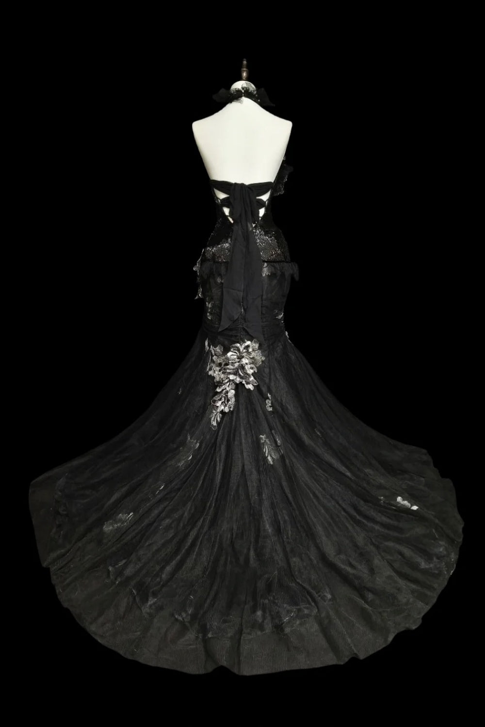 girlhomeshops – Schwarzes, meerjungfraueninspiriertes Blumenkleid, einzigartig elegantes, langes, dunkles Meerjungfrauen-Tüllballkleid/Abendkleid. gh6138