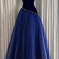Ärmelloses burgunderrotes Samt- und Tüllkleid | Luxuriöses, elegantes Ballkleid mit Perlenbesatz und Schleppe gh6471