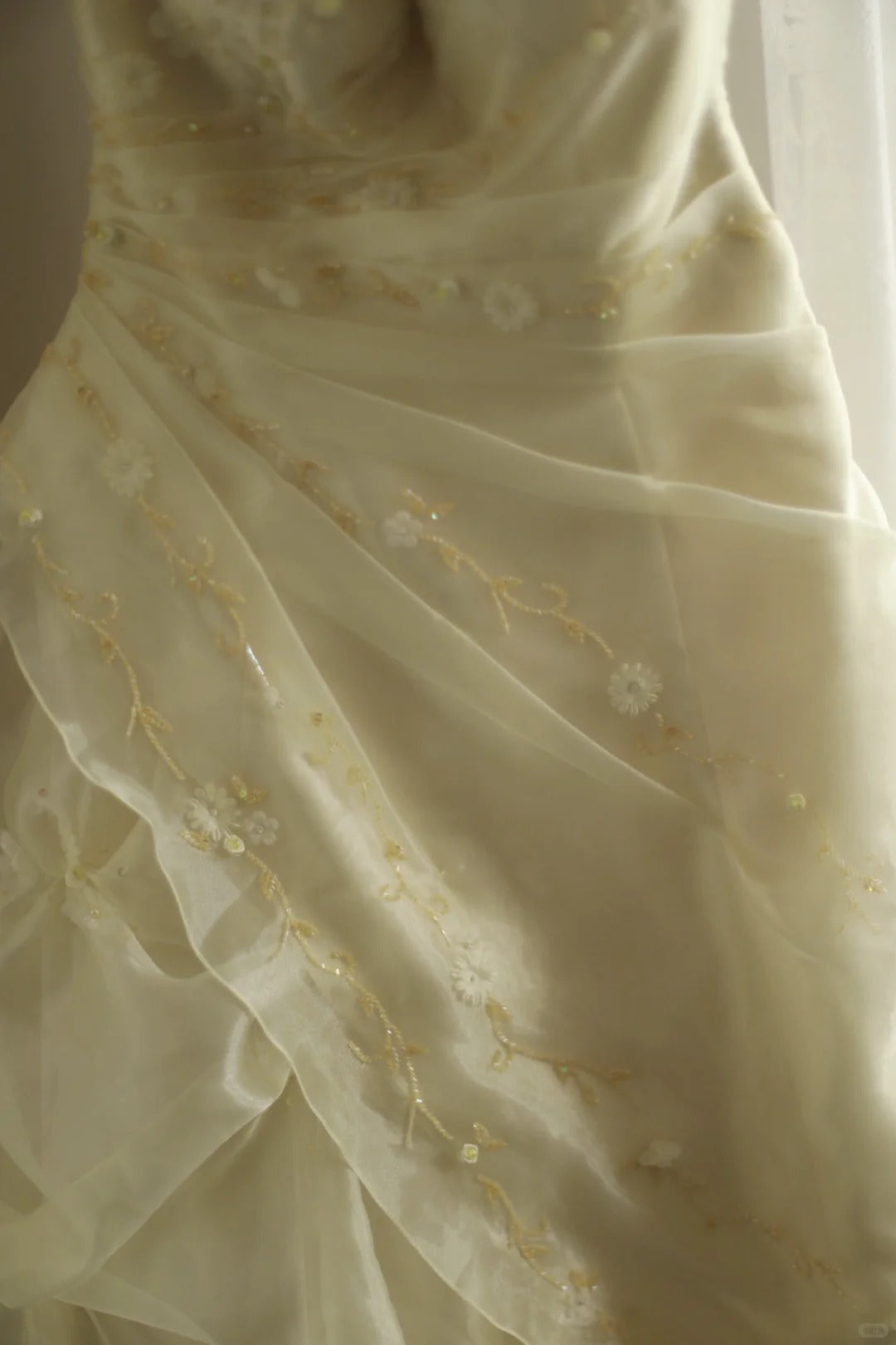 Girlhomeshops-Yellow Retro Halter Neck Heavy Puff Princess Wedding Dress gh5425