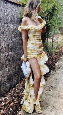 Girlhomeshops - Robe de soirée longue en mousseline de soie, élégante et sexy, motif floral, jaune, à volants, pour invité de mariage, gh5205