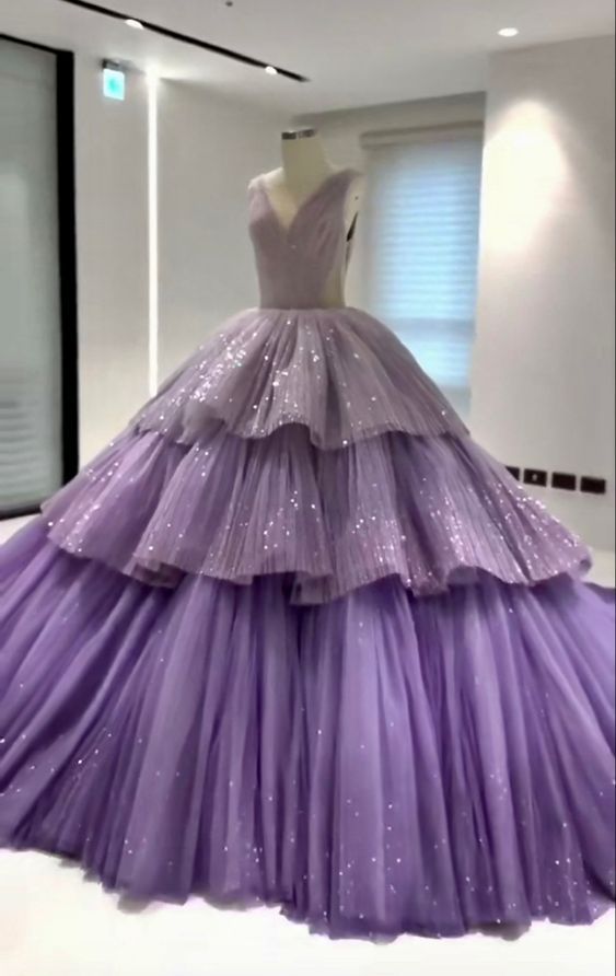 Lila, wunderschön glänzend, elegant, A-Linie, lang, gestuftes Tüll-Ballkleid mit Rüschen, formelles Kleid, Abendkleid, Promi-Kleid, gh3145