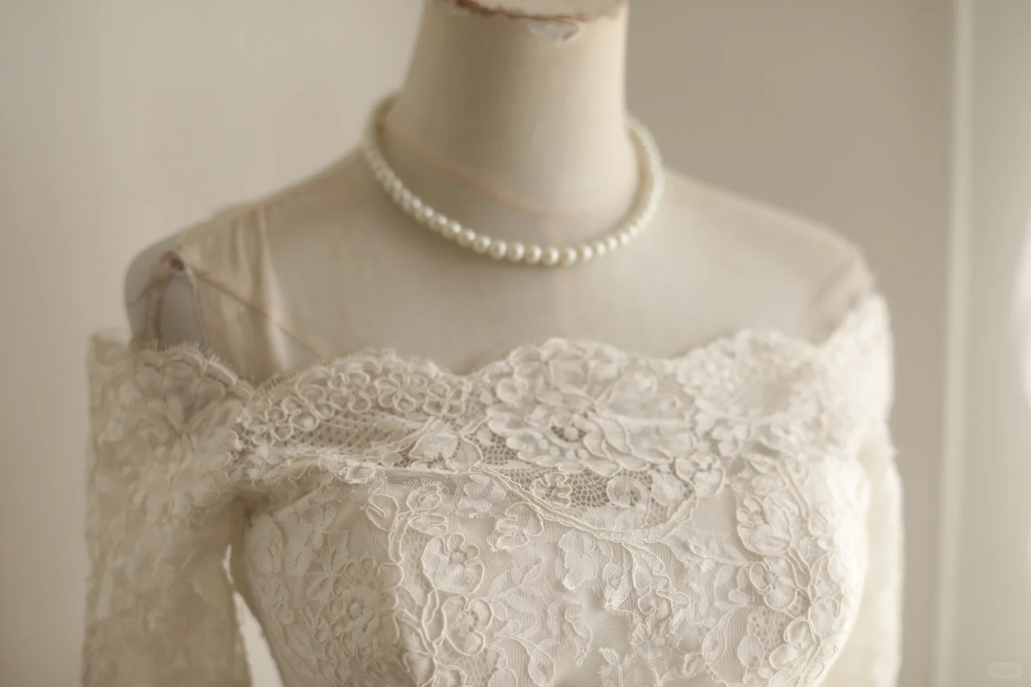 Off‑the‑Shoulder Mermaid Wedding Dress, Lace Elbow‑Length Sleeves Pearl Beaded Waistband Illusion Tulle Lace Train Bridal Gown gh9116