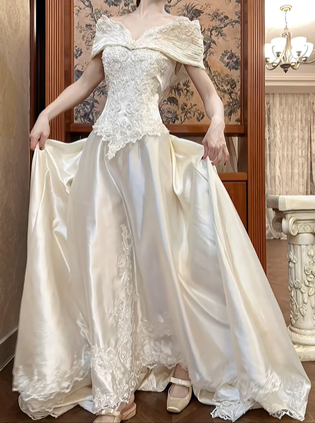 Ivory Vintage Satin Wedding Gown, Off‑the‑Shoulder Fold‑Over V‑Neck, Lace Appliqué Fitted Waist, A‑Line Long Skirt With Lace Embroidery, Lace Trimmed Train, Bridal Prom Dress gh8728