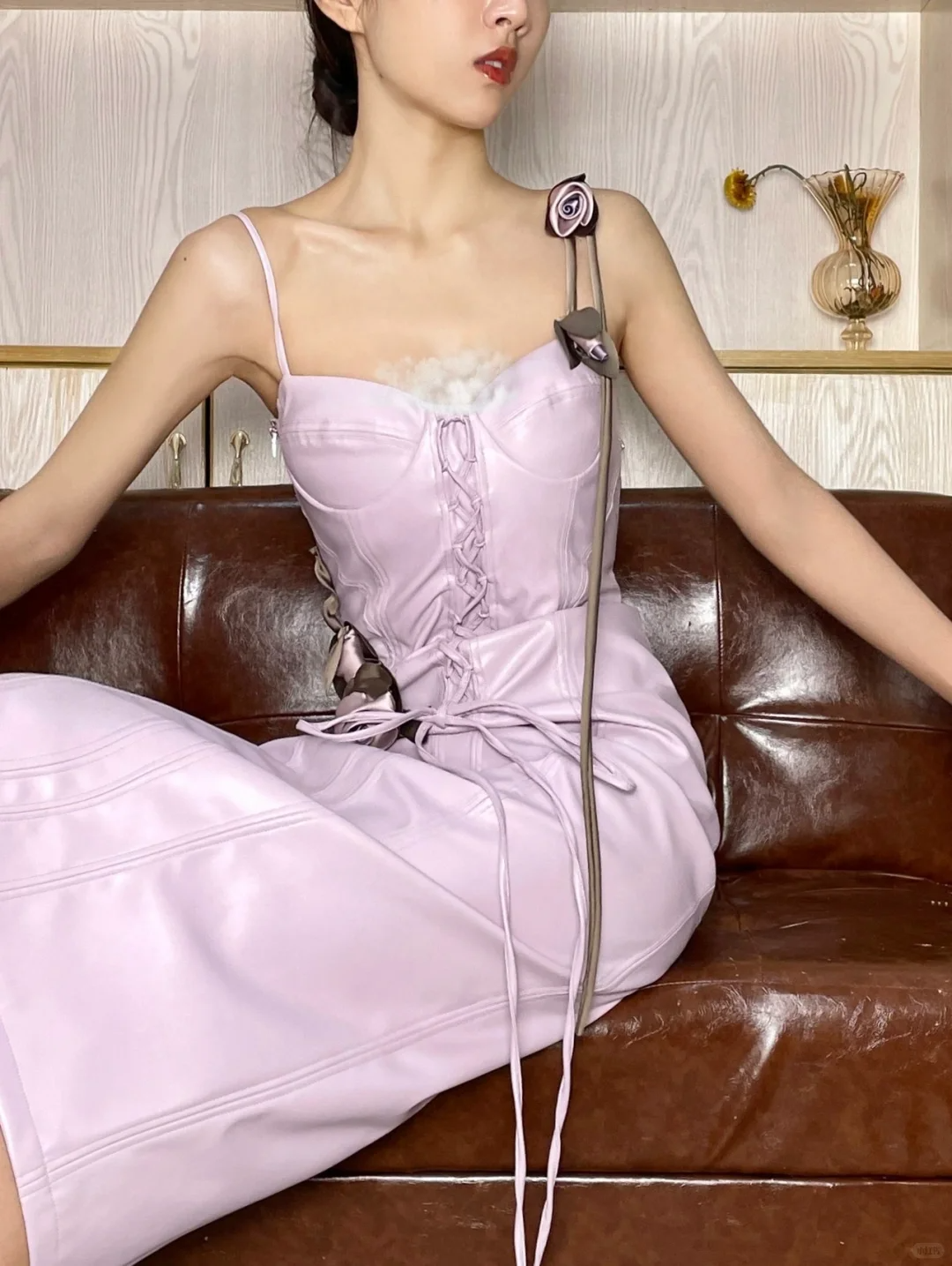 Lavender Faux‑Leather Slip Midi Gown, Sweetheart Neckline, Front Lace‑Up Corset Detail, Side 3D Fabric Rose Appliqués, Seamed Fitted Waist, Bodycon Midi Dress, Retro Edgy Party Photoshoot Evening Dress gh8863