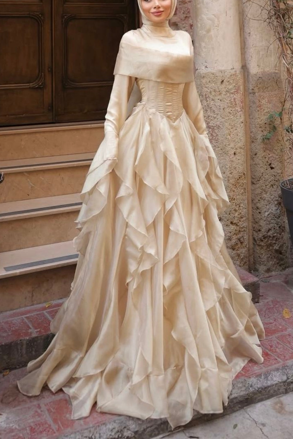 Robe cintrée à volants, manches évasées, couleur or champagne gh6405