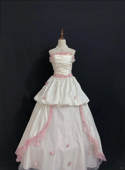 Off-White Strapless Romantic Wedding Dress with Pink Roses, Vintage Cinched Waist, Voluminous Princess Skirt gh8319