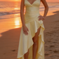 Robe longue jaune clair en satin à fines bretelles - Col en V, volants, fente haute - Idéale pour une garden-party, des vacances à la plage ou une soirée légère (gh6996)