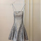 Silbernes glänzendes Nischen-Vintage-Kleid, kurzes Pailletten-Heimkehrkleid, Geburtstags-Cocktailpartykleid, gh4306