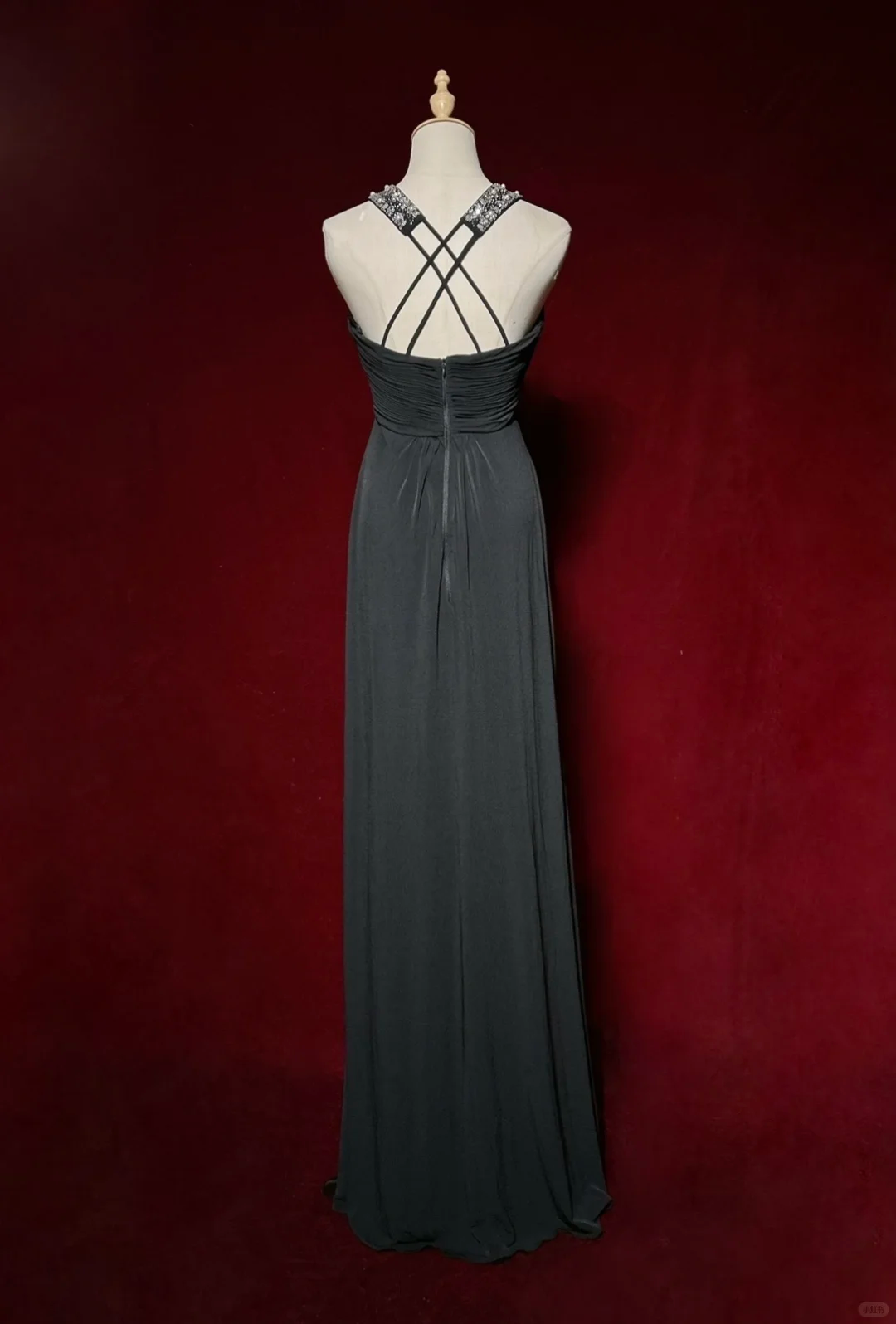 Halter Dark Grey Chiffon Prom Dress U Cutout Neck Silver Rhinestone Beaded Formal Dress gh9552