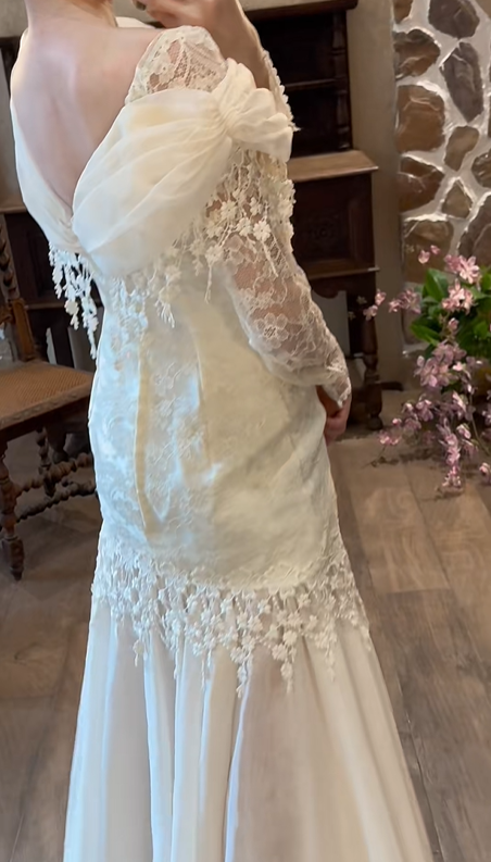 Ivory White Vintage Off‑the‑Shoulder Wedding Gown, Twist Tulle Neck Floral Lace Long Sleeve Lace Fringe Chiffon A‑Line Bridal Dress gh9073