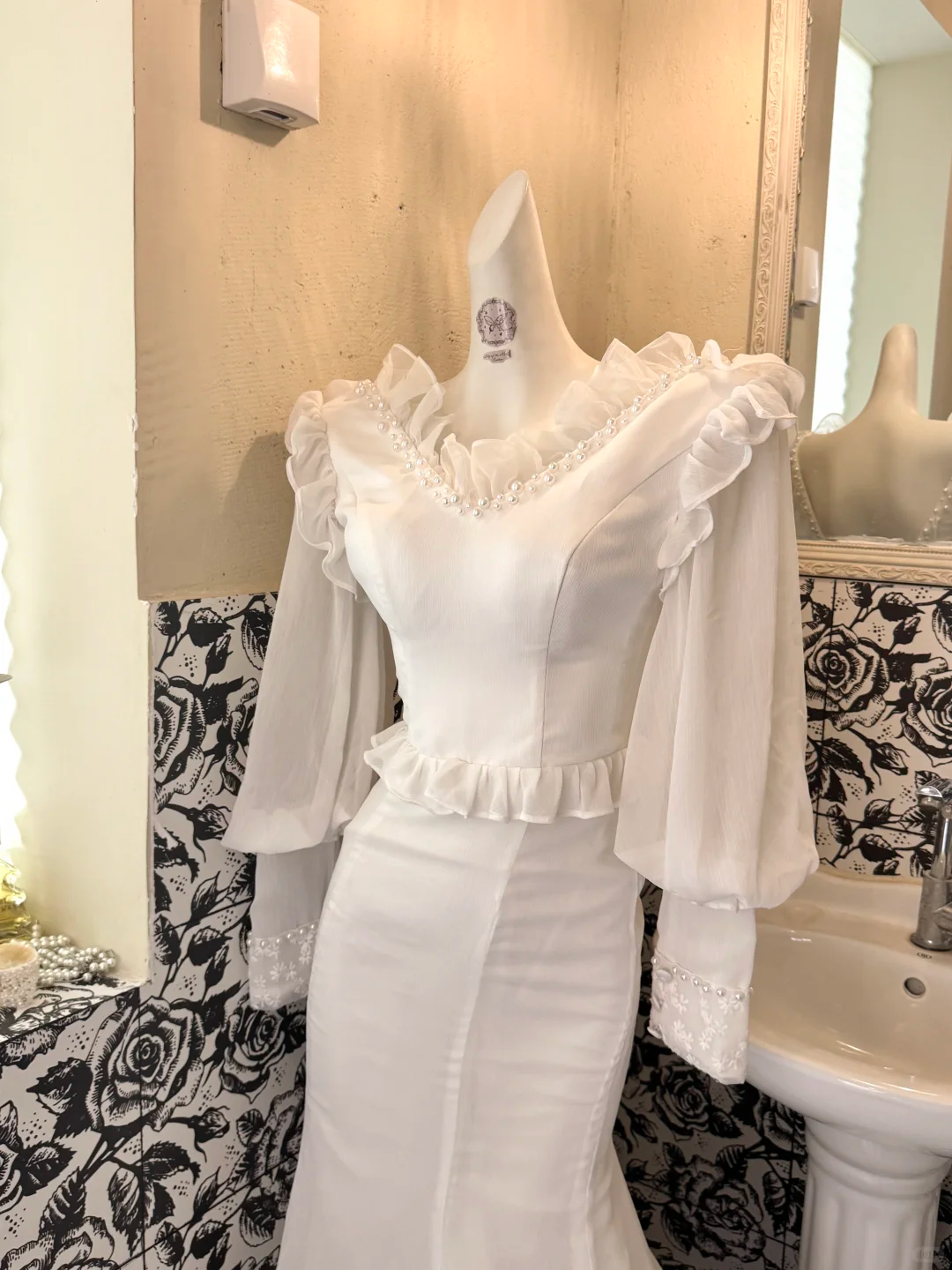 White Long-Sleeve Waist-Cinched Figure-Flattering Sexy Bodycon Long Romantic Dress, Wedding Gown gh7747