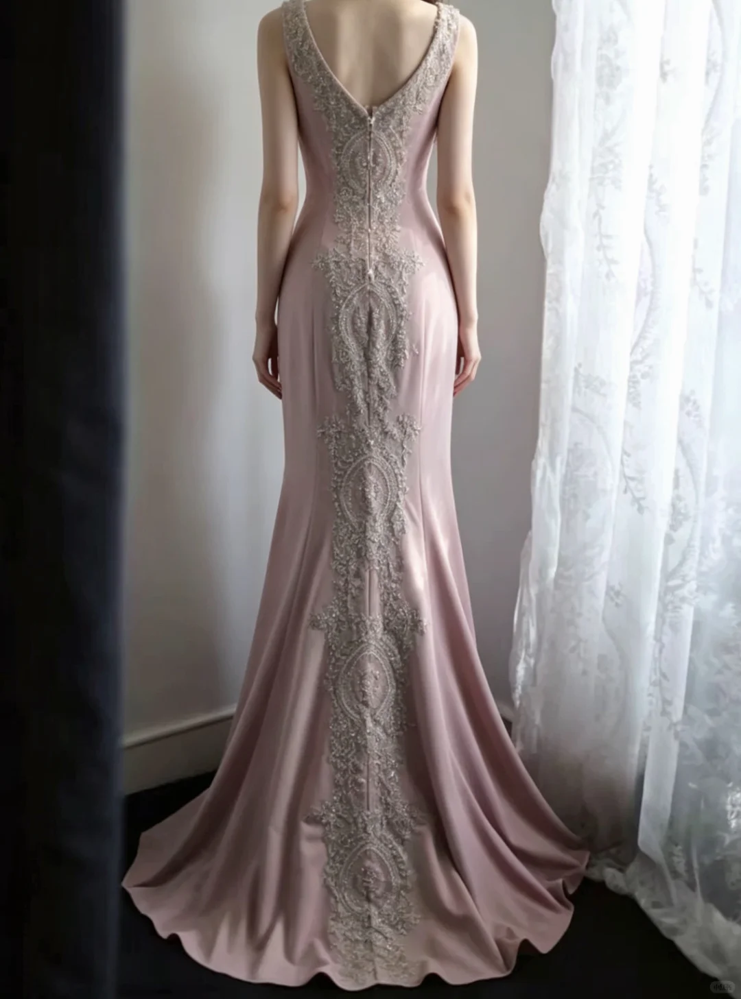 Dusty Pink Sleeveless Mermaid Evening Gown, V‑Neck Illusion Lace Beaded Applique Fitted Long Formal Party Dress gh9106