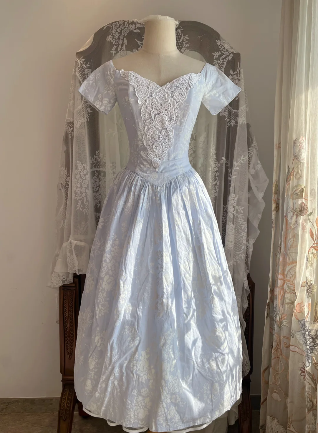 Light Blue Off Shoulder 3D Lace Floral Jacquard Vintage A-Line Midi Dress gh9315