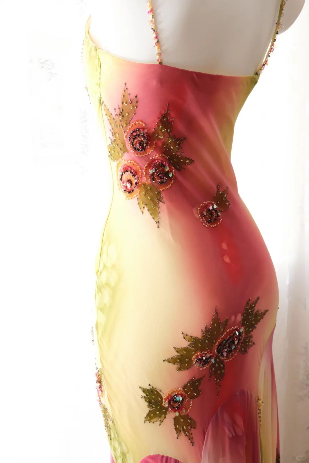 Women Vintage Ombre Chiffon Long Formal Dress Spaghetti Straps Sweetheart Neck Hand-Beaded Floral Irregular Ruffle Hem Evening Gown gh9575