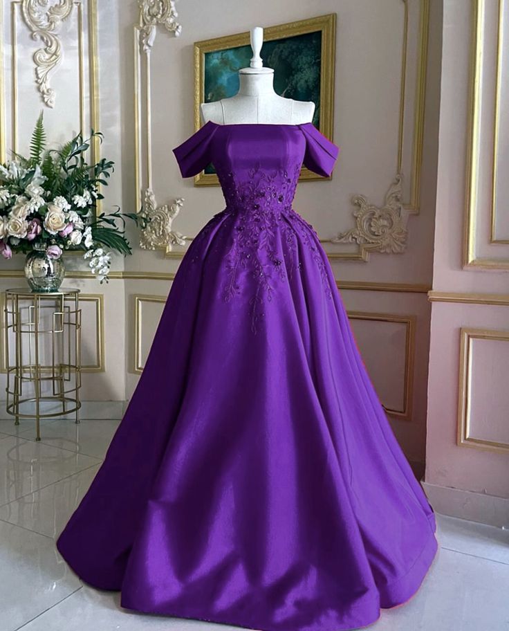Robe de soirée longue en satin sans bretelles à perles violettes et exquises gh3219
