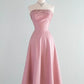 girlhomeshops – Rosa, zart geblümtes, kurzes/mittellanges, figurbetontes Satin-Heimkehrkleid gh5563