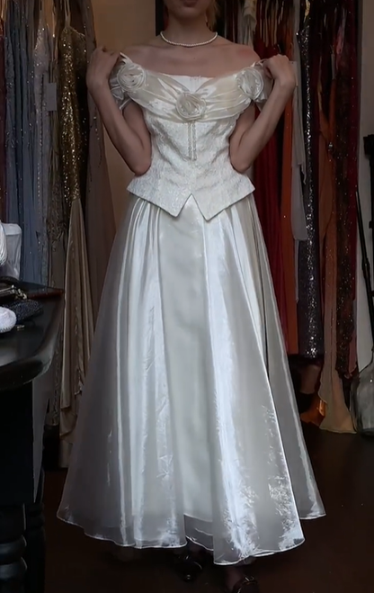 Off Shoulder Ivory Vintage Prom Dress 3D Rose Applique Jacquard Satin A Line Formal Evening Gown gh9823
