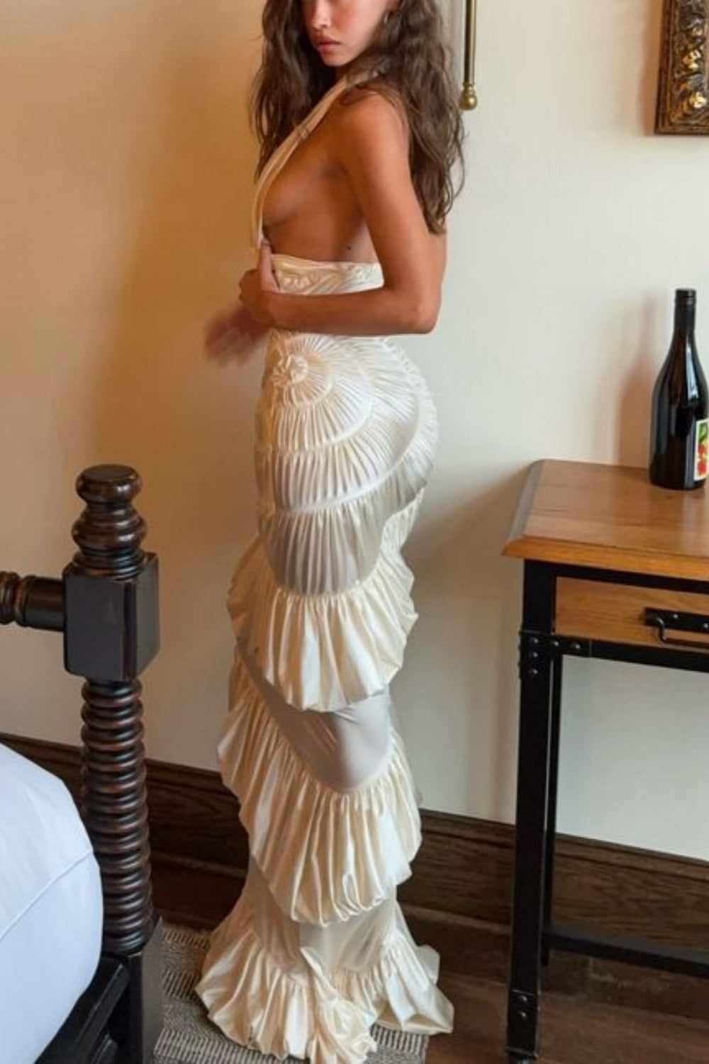 Robe longue sirène glamour de luxe, dos nu, décolleté plongeant | Satin crème, froncée, idéale pour un gala, tapis rouge ou événement mondain haut de gamme gh6438