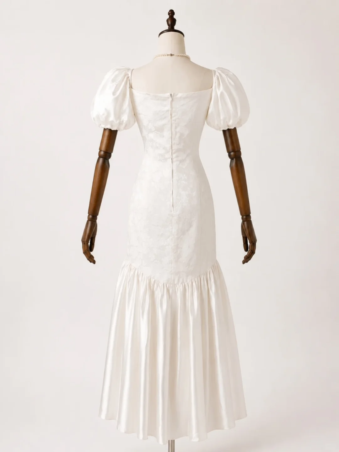 Ivory White Vintage French Wedding Dress, Puff Short Sleeve V‑Neck Lace Beaded Embroidery Fitted Bodice Satin Bow High‑Low Ruffle Bridal Gown gh9082
