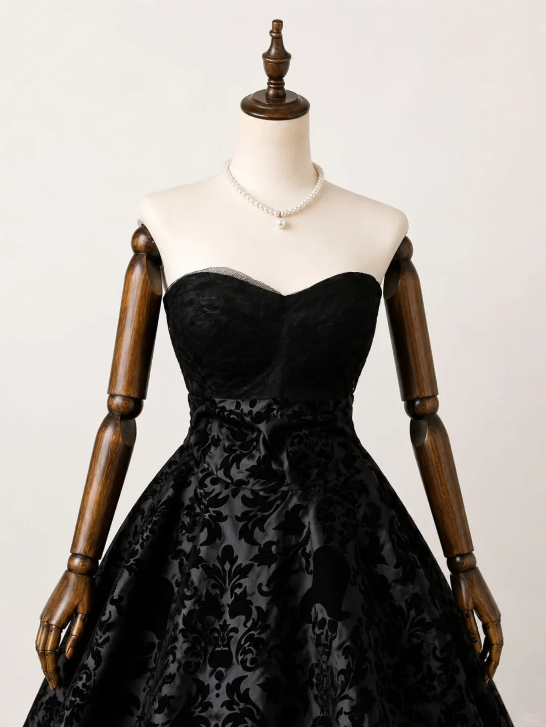 Black Gothic Midi Prom Dress, Sweetheart Strapless Lace Bodice Flocked Skull Damask Satin Overlay Tiered Ruffle Tulle Skirt Evening Gown gh9083