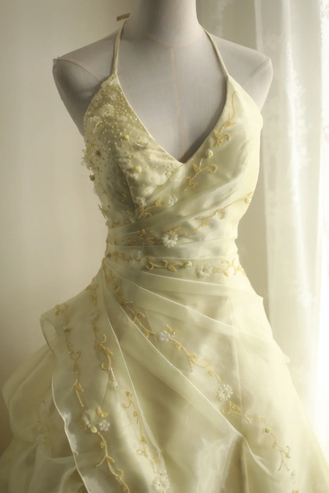 Girlhomeshops-Yellow Retro Halter Neck Heavy Puff Princess Wedding Dress gh5425