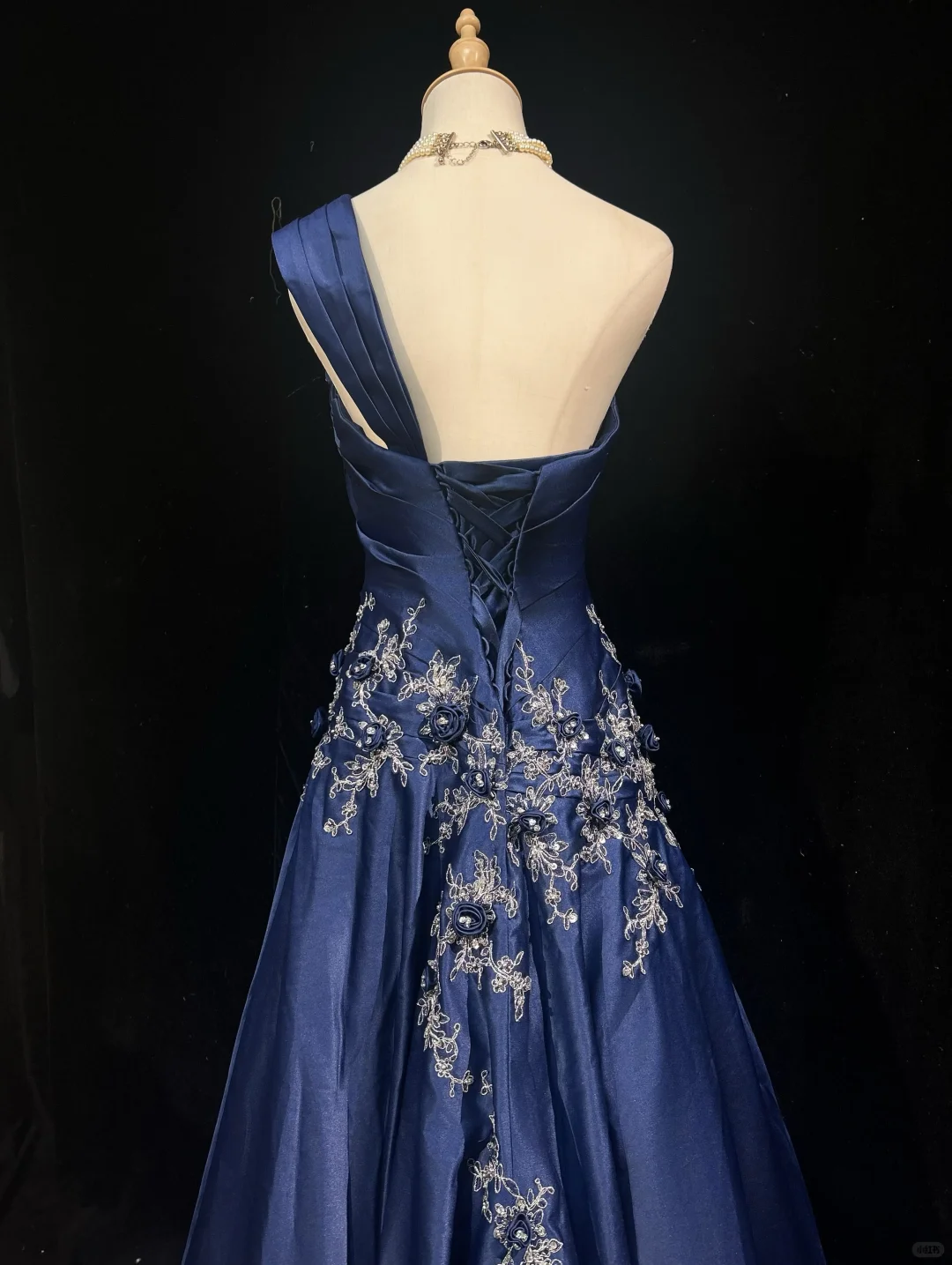 One Shoulder Navy Blue Satin Prom Dress Ruched Bodice Lace Embroidery 3D Floral Beaded Formal Gown gh9553