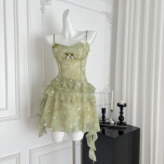 Grünes, funkelndes, kurzes Chiffon-Heimkehrkleid mit Rüschen, gh4602