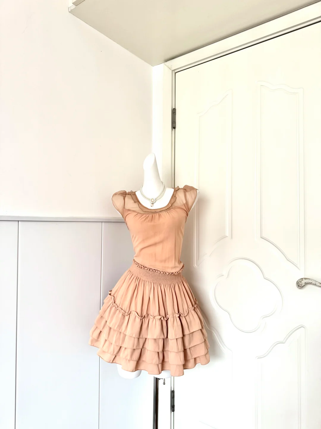 Nude Pink Two‑Piece Short Cocktail Dress, Off‑Shoulder Ruffle Top Tiered Cake Skirt Homecoming Gown gh9152