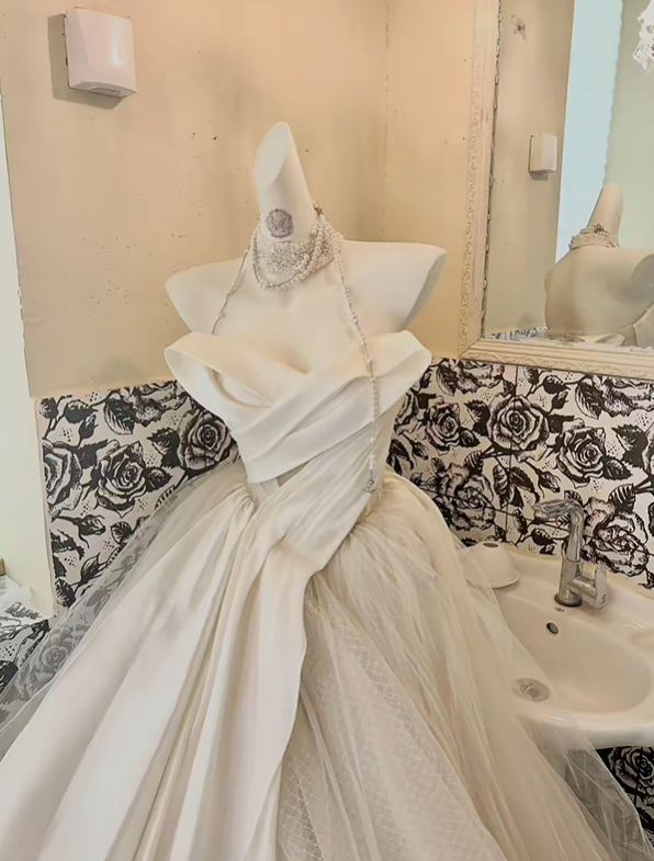 Ivory Strapless Cinched Waist Voluminous Princess Skirt Long Elegant Romantic Dress, Wedding Gown gh7816
