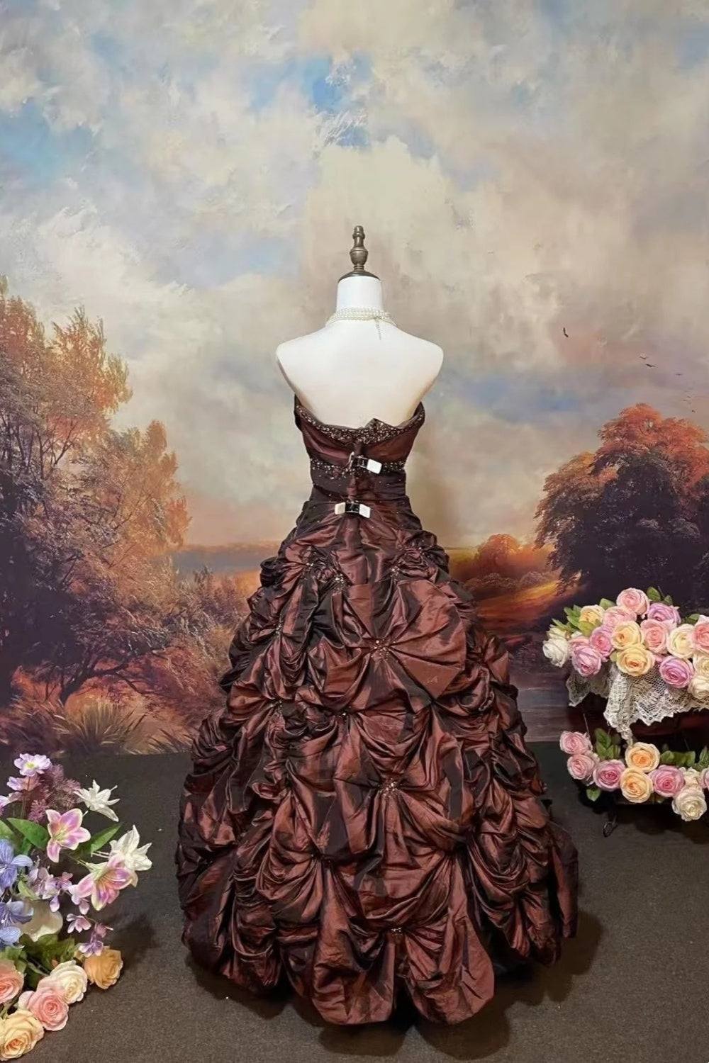 girlhomeshops-Braunes, schimmerndes, langes Satin-Ballkleid gh6295