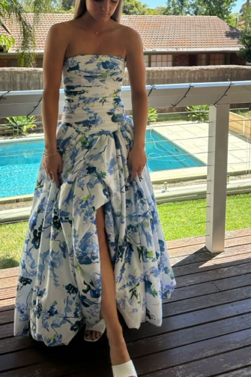 girlhomeshops - Robe de bal longue en satin et mousseline à fleurs bleues et blanches, gh5927