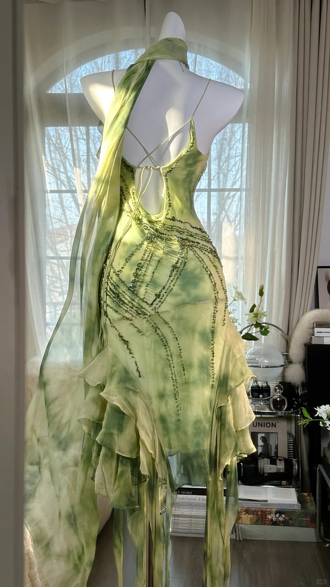 Grünes romantisches elegantes exquisites rückenfreies langes Chiffon-Rüschen-Heimkehrkleid mit Perlenbesatz, Ballkleid, Abendkleid, Geburtstags-, Urlaubs- und Partykleid gh4008