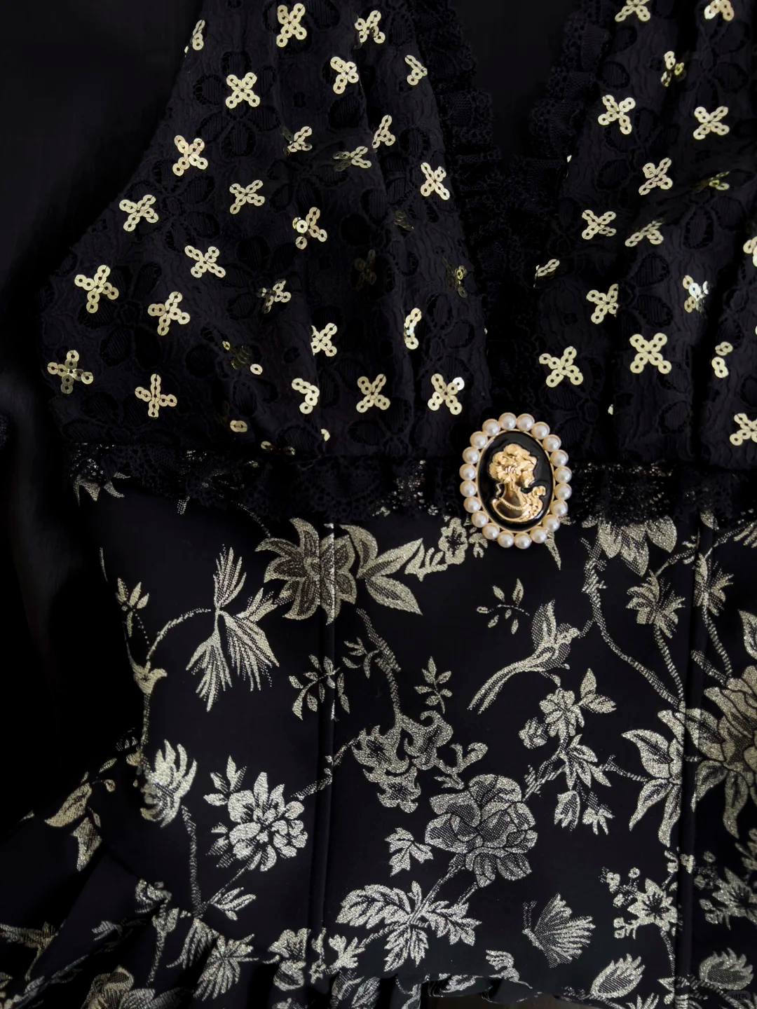 Black Vintage Halter Long Evening Gown, Lace V‑Neck, Gold Floral Jacquard Bodice, Retro Gem Brooch Detail, Mixed Chiffon Maxi Skirt, Party Prom Dress gh8918