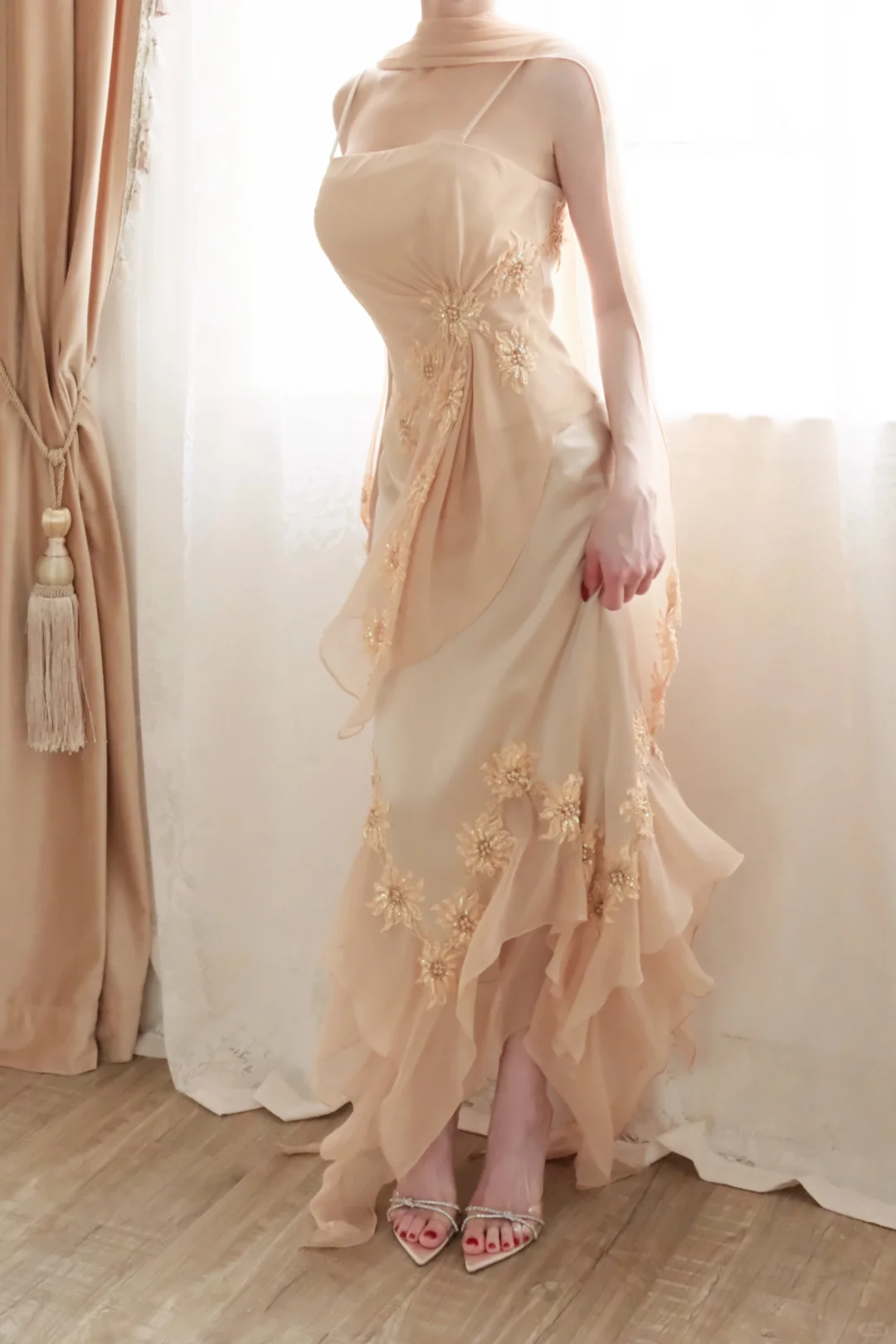 Women Champagne Long Evening Gown Spaghetti Straps 3D Floral Appliques Irregular Ruffled Skirt with Matching Shawl for Wedding Guest gh9563
