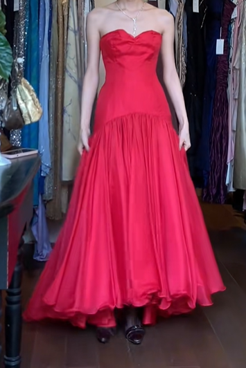 Red Vintage Prom Dress Strapless Sweetheart Neck Fitted Waist Pleated Chiffon Flowy Long Evening Gown gh9619