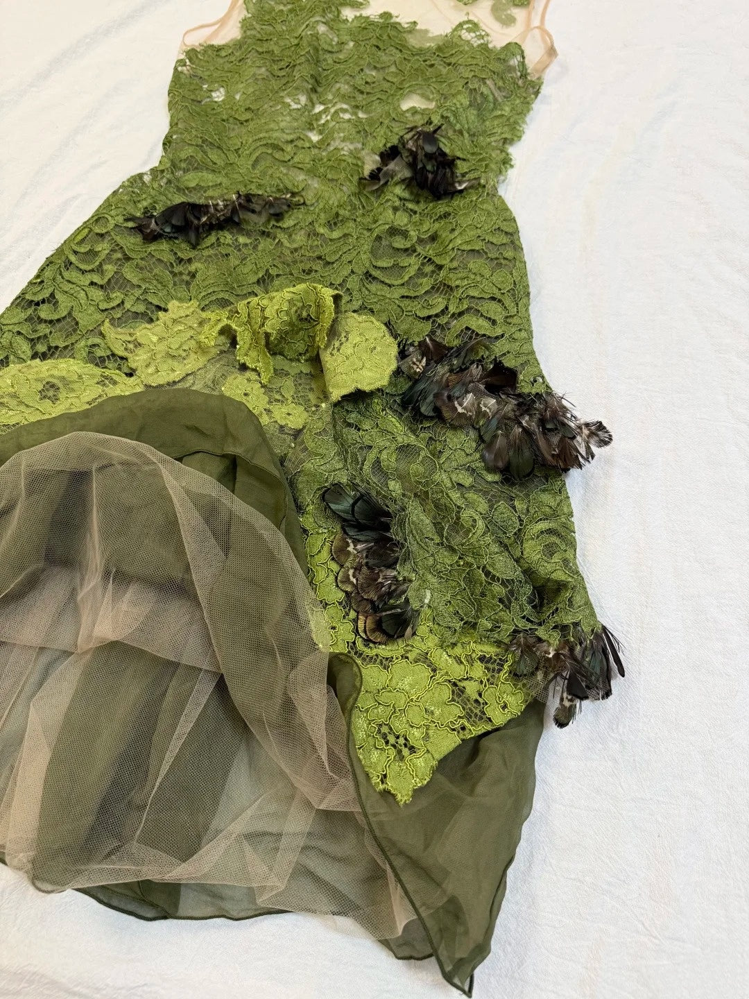 girlhomeshops - Robe midi sans manches à empiècements en dentelle et mousseline vert olive gh6311