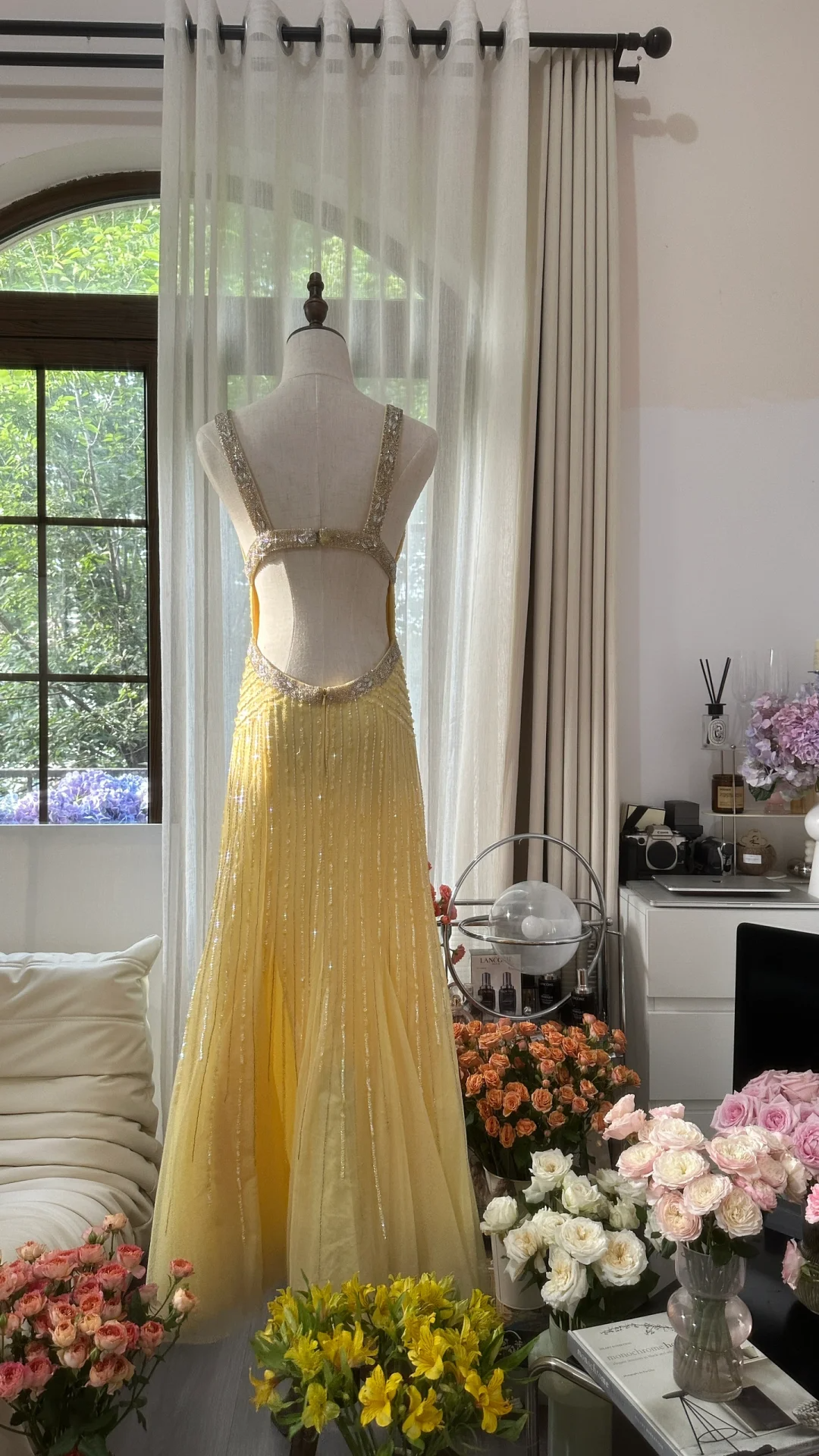 Hellgelb, wunderschön glänzend, modisch, elegant, exquisite Perlen, lang, rückenfrei, Tüll, Ballkleid, Abendkleid, Geburtstags-/Hochzeitsgast-/Feiertagspartykleid, Ballkleid, Valentinstags-Date-Kleid, gh4034