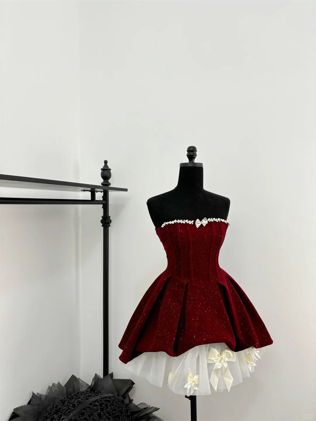 Rot glänzend süß süß schweres rotes Samt-Tube-Top kurzer Schleifenrock Homecoming-Kleid Geburtstagsparty-Kleid Urlaub kleines Kleid gh3942