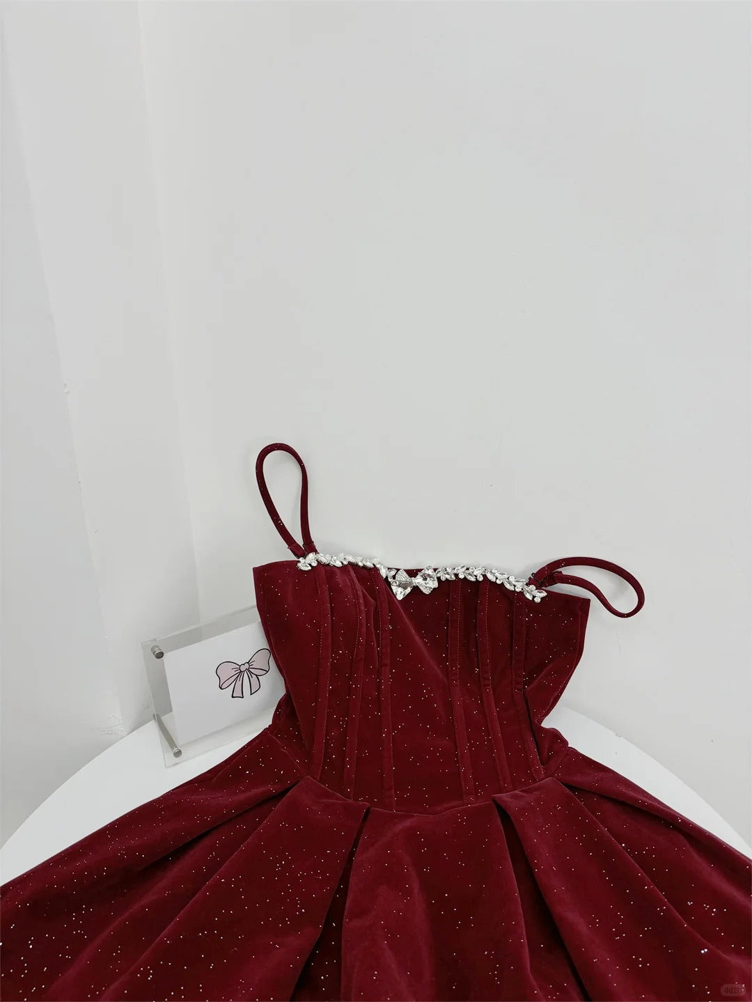 Rot glänzend süß süß schweres rotes Samt-Tube-Top kurzer Schleifenrock Homecoming-Kleid Geburtstagsparty-Kleid Urlaub kleines Kleid gh3942